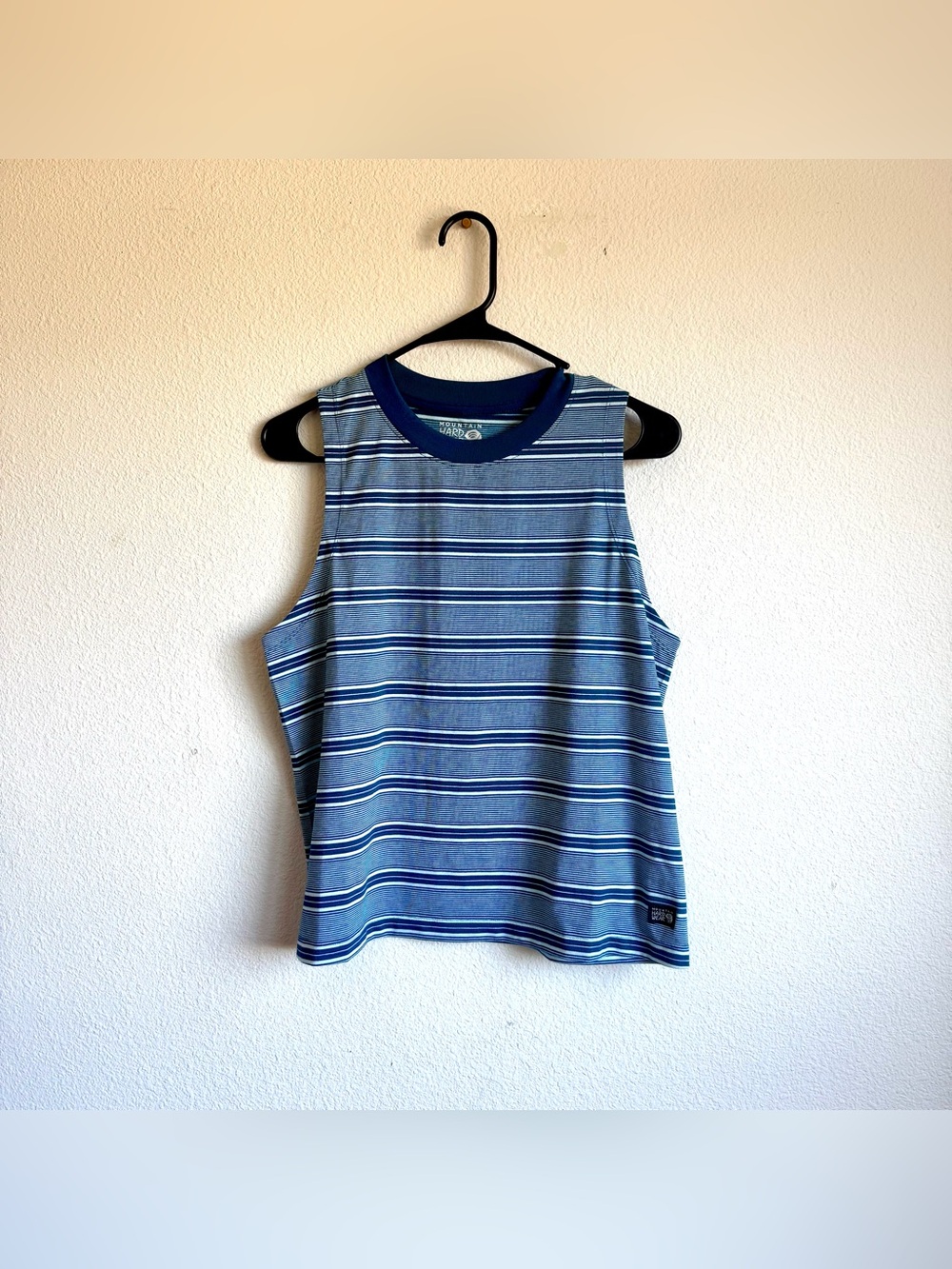 Mountain Hardwear blue white striped athletic tank top medium